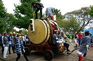 休息中も撥は休まない。09.11.01.