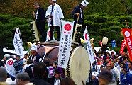 悠然と鳴り響く熊野神社の御太鼓。09.11.12.