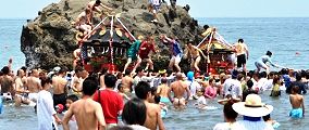 再度肩いれて海中渡御。'11.07.03.