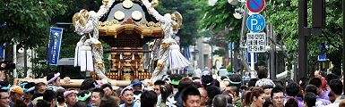 飾紐と房も見事な縣睦。'11.06.19.