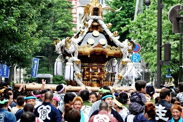 気品と風格が漂う江戸前担ぎの縣睦。'11.06.19.
