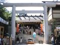 芝大神宮本殿前の大鳥居。07.09.16.
