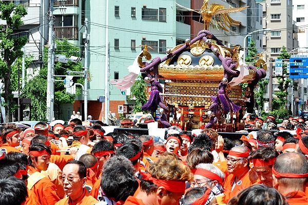 熱気渦巻く仲入谷町会。'13.05.19.