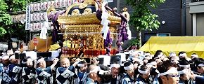 町会渡しへ神輿揉み。'13.05.19.