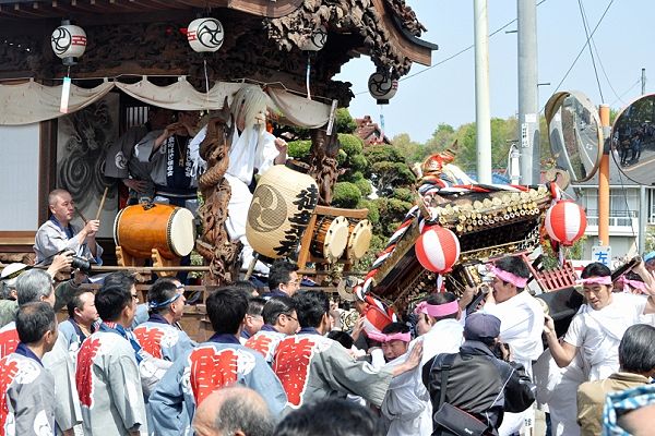 山車と神輿の掛け合い。'13.04.14.