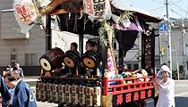 若睦会の囃子山車。'13.06.02.