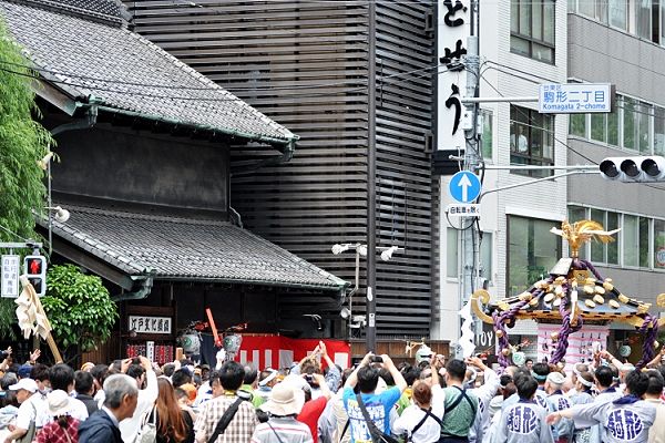 老舗店舗と一之宮のお江戸の競演。'13.05.19.