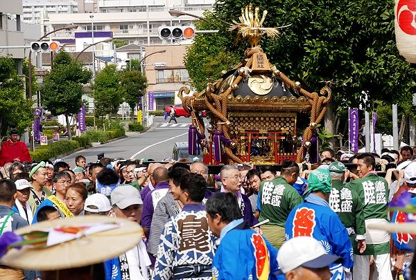 騎乗宮司が隊列見守る。'13.07.28.