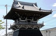 渡御路の昇覚寺の鐘楼。'13.07.07.