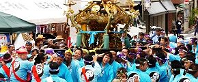 横山辻めざして渡御再開。'13.08.04.