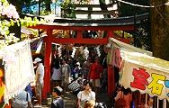 細長い参道。'13.09.01.