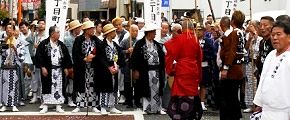 平塚氏子役員の出迎え。'13.09.08.