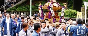 境内鳥居下の滝坂街道へ。'13.10.06.