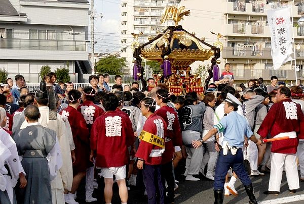 担ぎ手達がサッと変わりました。'13.09.15.