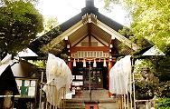 社殿内部は総槍造りの都内では最古の防災社殿。'13.09.15.