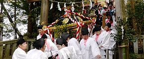 第二鳥居下へ。'14.04.13.