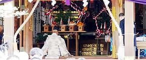 宮司の祝詞奏上。'14.04.13.