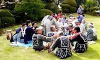 円陣組み秋祭りを満喫。'13.10.06.