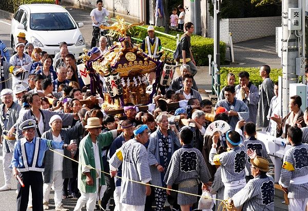 世田谷通り新一の橋交差点へ。'13.10.06.