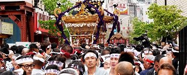 続く千貫神輿。'14.05.05.