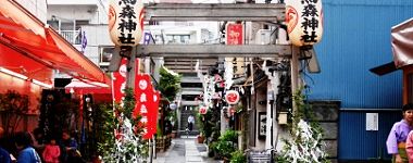 飲食店街を貫く参道。'14.05.05.