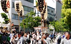 午後の渡御開始。'14.05.11.