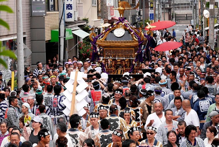 黒門町会の黒門小学校へ。'14.05.25.