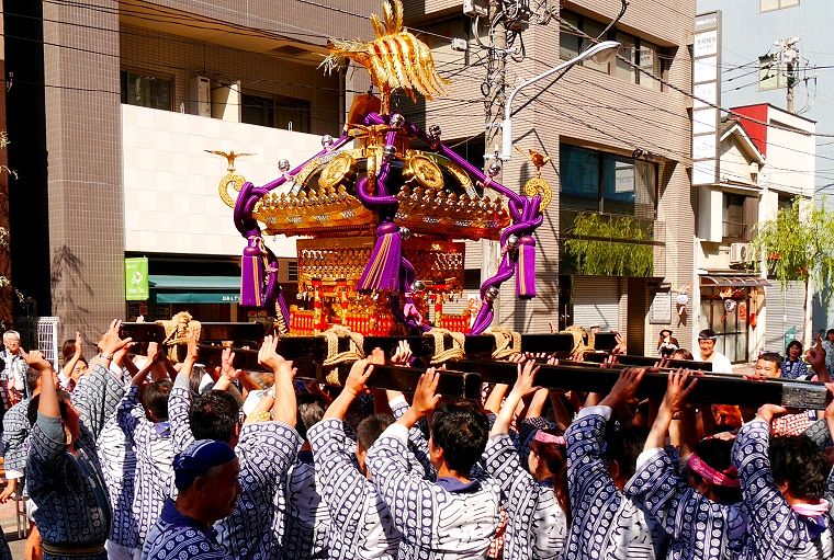 柳橋2-3の須賀睦お神酒所。'14.06.01.