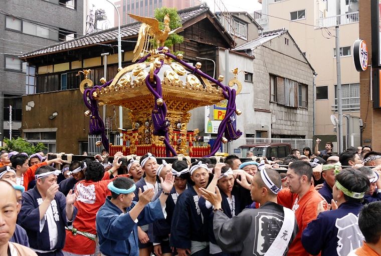 築地六丁目交差点。'14.06.08.