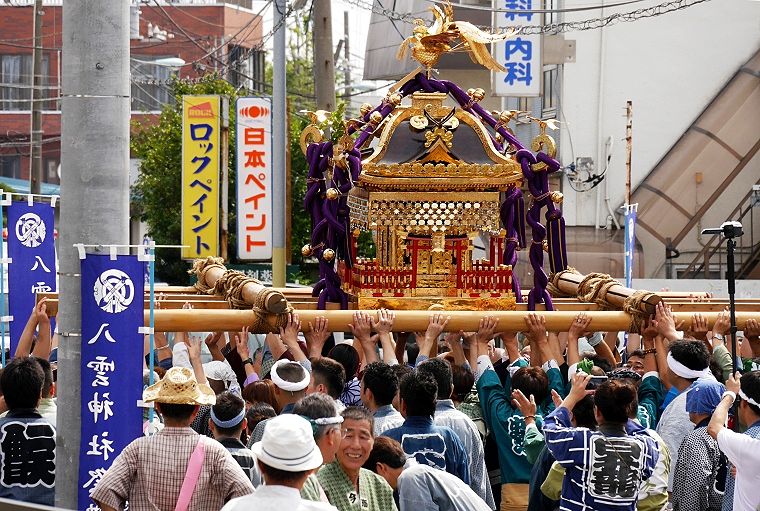 街道沿いの今井香取神社に。'14.07.20.