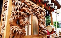 深彫る彫刻の山車。'14.07.20.