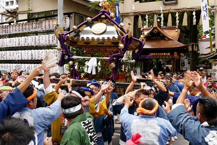鳥居前で雄叫び。'14.07.20.