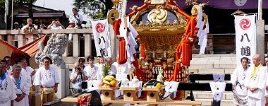 境内での宮出し神事。'14.08.02.