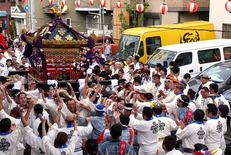 三崎町会の威勢良い雄叫び。'14.08.24.