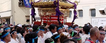 よみせ通りを渡御。'14.08.24.
