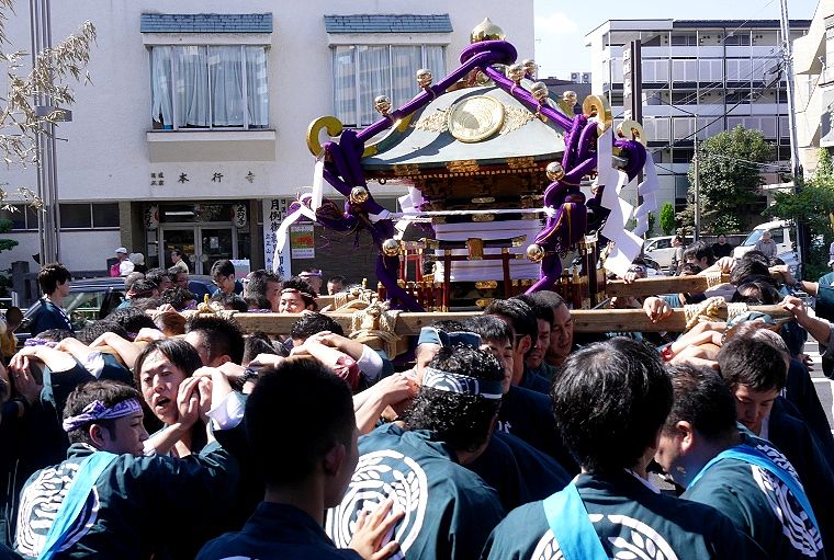向島二・三町会のお神酒所へ。'14.09.14.