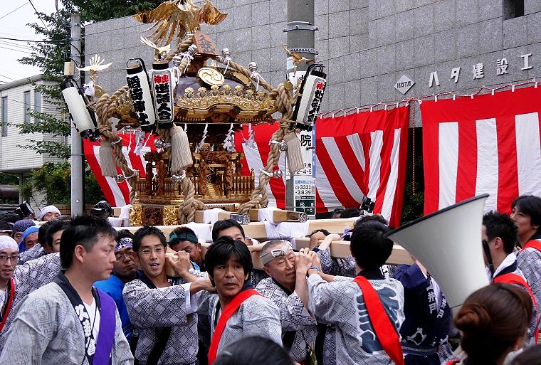 ハタ建設の神酒所。'14.10.04.