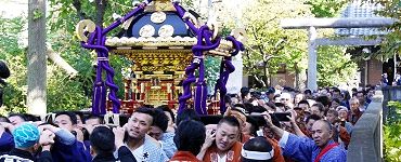 細長い参道。'14.10.19.