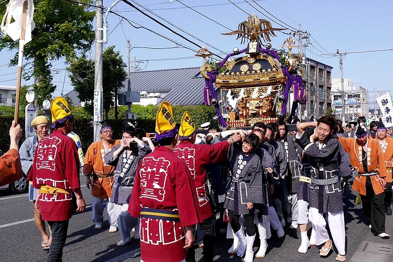 小川町目指す宮神輿。'15.04.26.