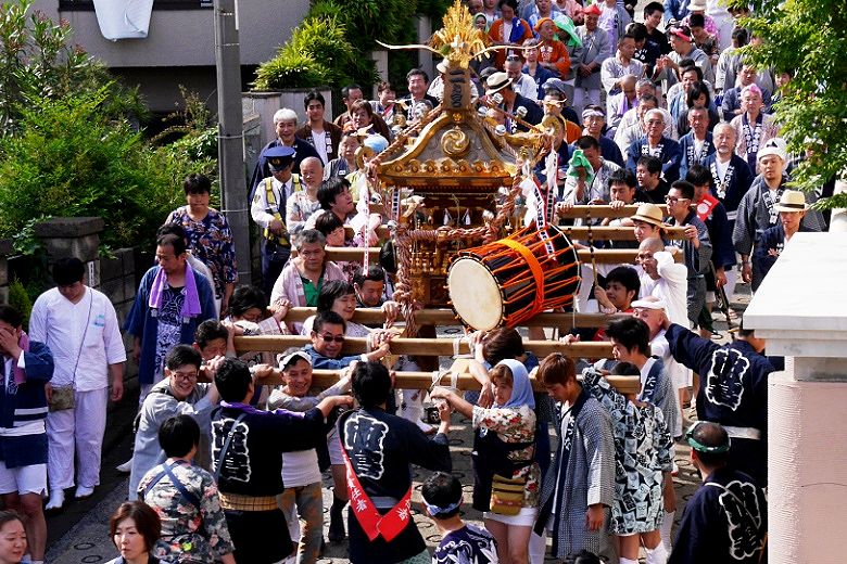 中央5丁目の市野倉へ。'15.05.17.