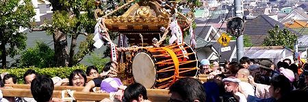 蓬莱坂の坂上に。'15.05.17.