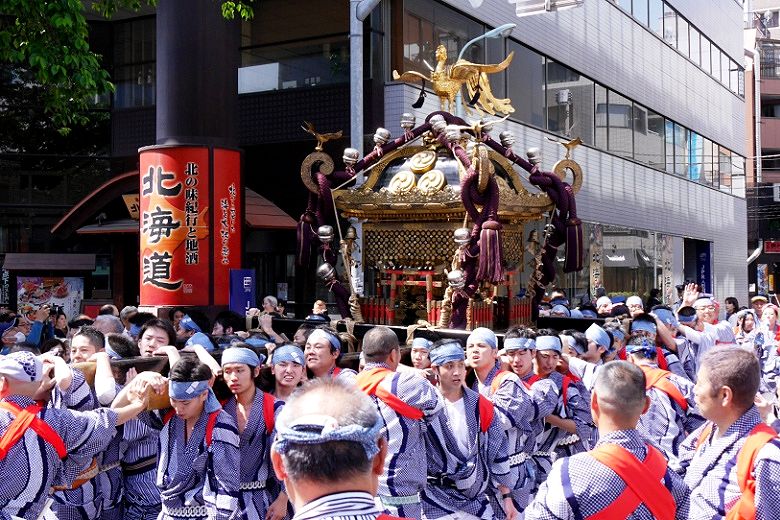 水天宮通りへ。'15.05.15.