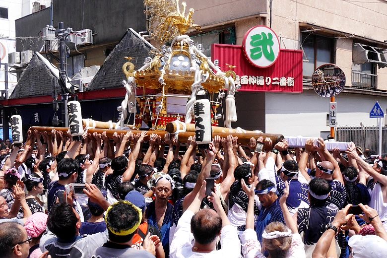 佃島西仲通り二番街での差し切り。'15.08.02.