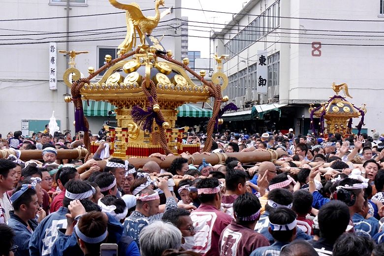 築地市場で波除神社と最後の競演。'15.06.13.