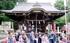 岡上の社殿。'15.09.06.