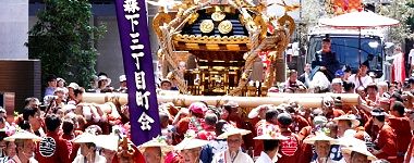人面天狗が先導。'15.08.15.