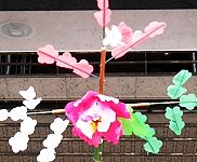 祭り飾りは神紋の梶の花。'15.08.23.