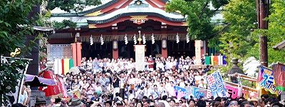 富岡八幡本殿前。'15.08.16.