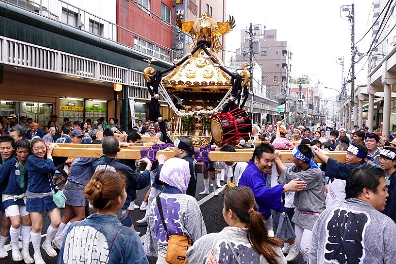 括り太鼓の撥と横笛が品川拍子で。'15.09.06.