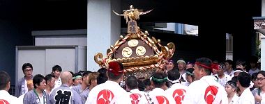 小学校は江戸時代の大棟梁甲良屋敷跡地.'15.09.13.